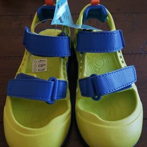 NWT StrideRite Made2Play Phibian Sandals Toddler